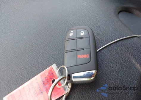 2019 Jeep Renegade Latitude 4X4 из США, поврежденный, VIN ZACNJBBB6KPK59812